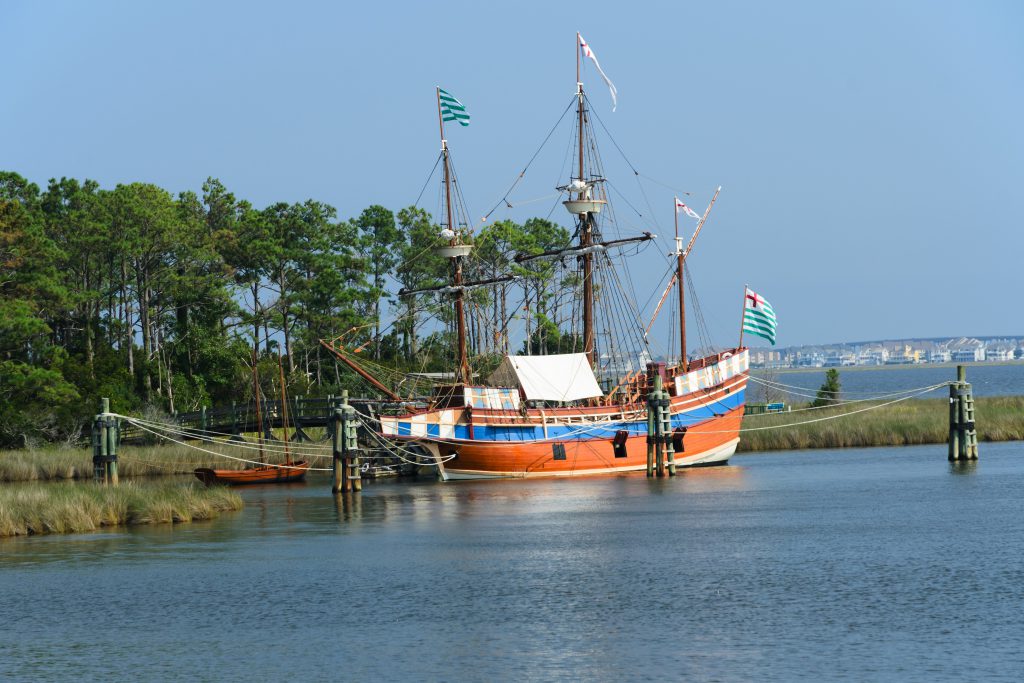 Elizabeth II replica boat